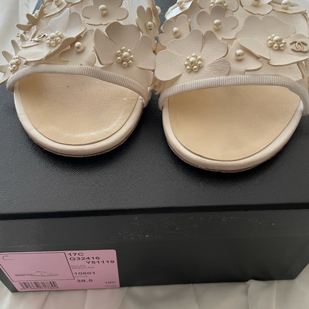Chanel pearl sandal size 381/2 - Picture 5 of 10